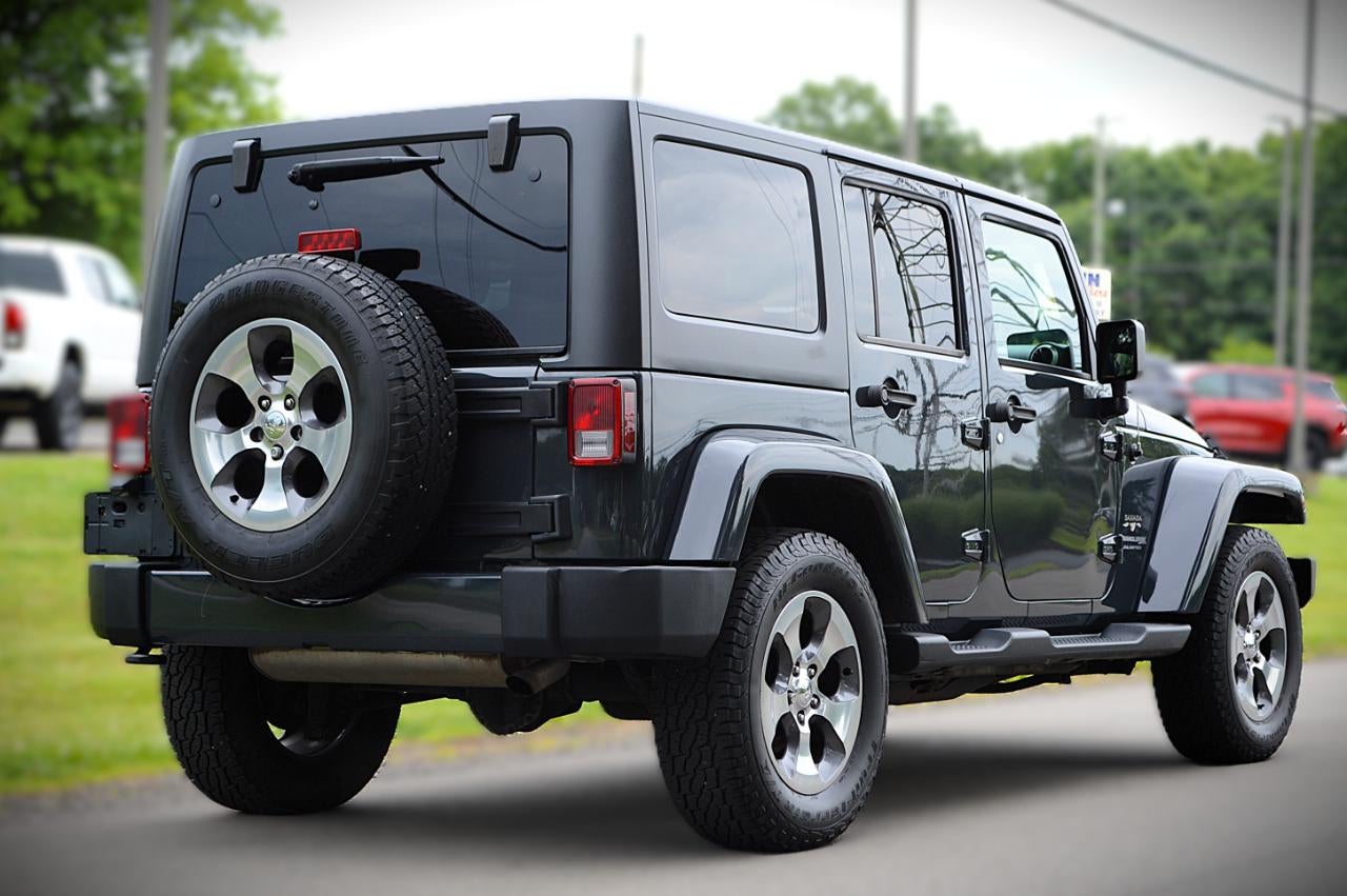 2018 Jeep Wrangler JK Unlimited Sahara 4WD