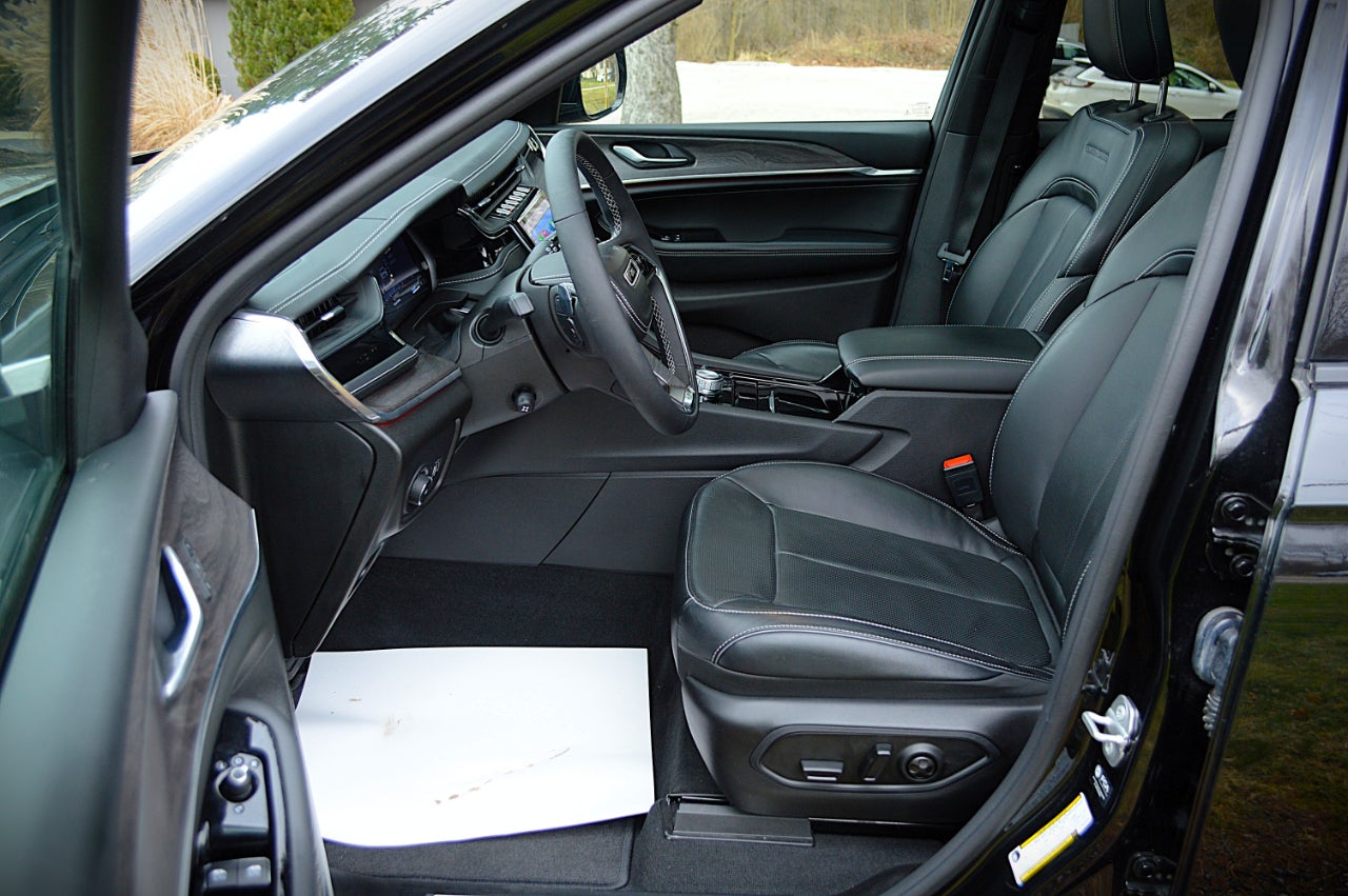 2023 Jeep Grand Cherokee L Overland 4WD