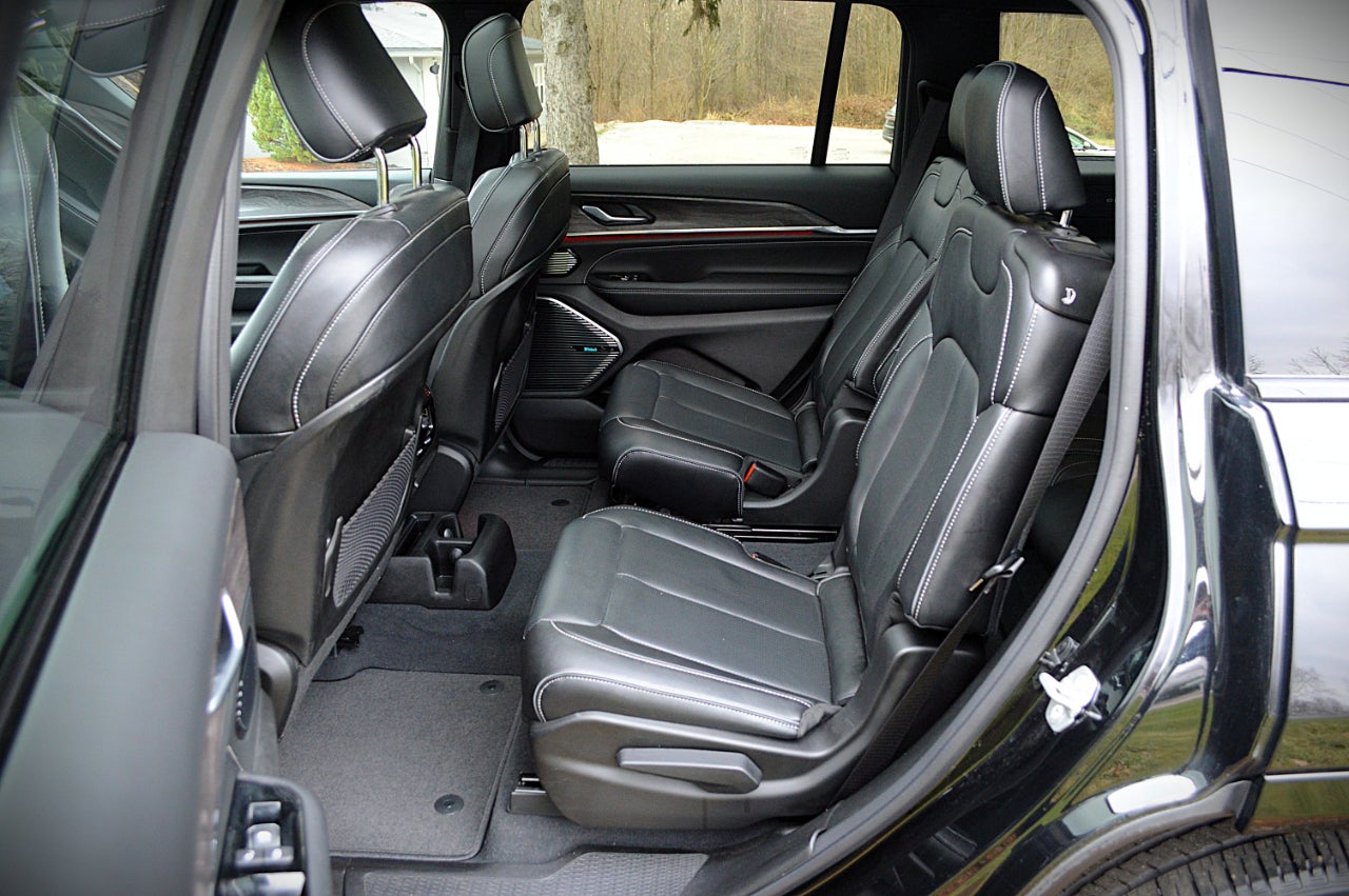 2023 Jeep Grand Cherokee L Overland 4WD