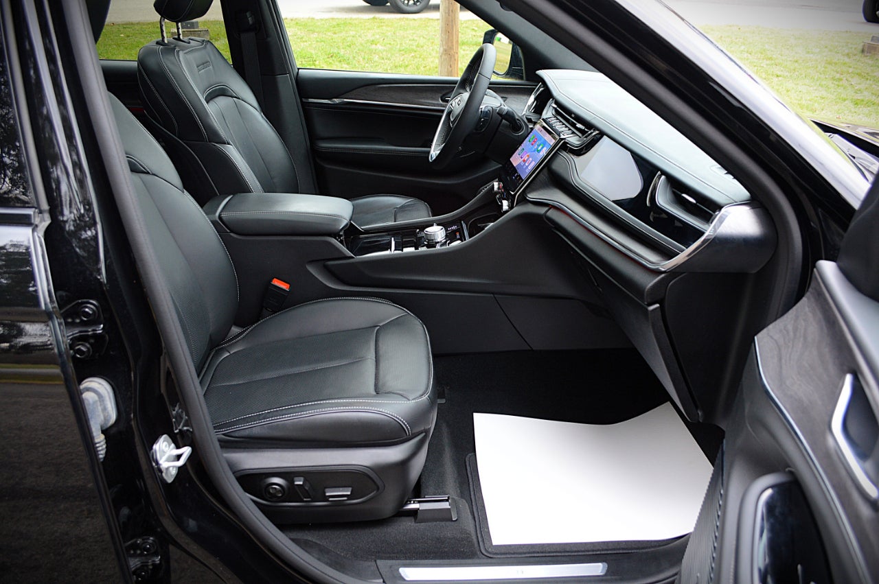 2023 Jeep Grand Cherokee L Overland 4WD