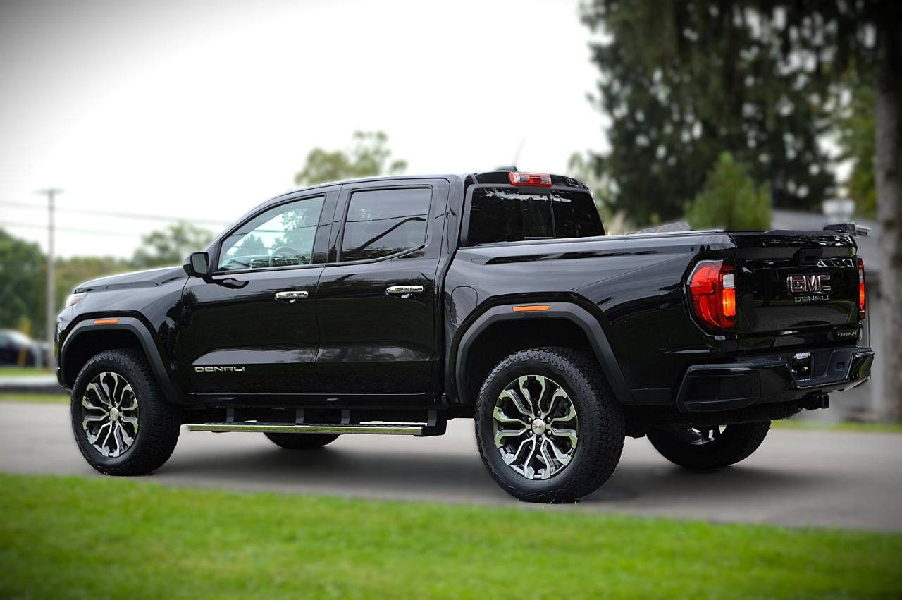 2025 GMC Canyon Denali Crew Cab 4WD