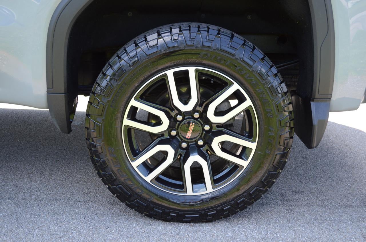2024 GMC Sierra 1500 AT4 Crew Cab 4WD