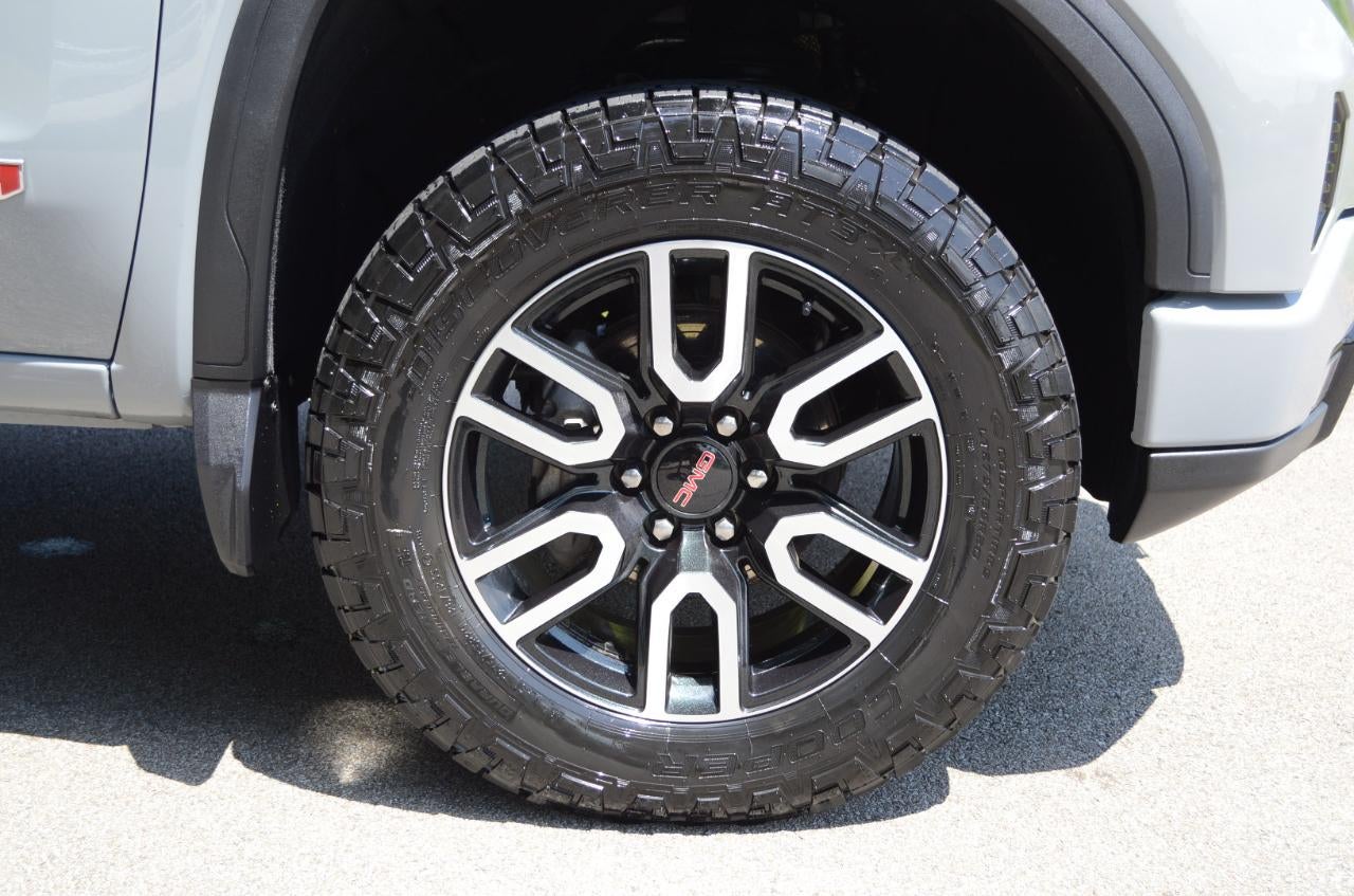 2024 GMC Sierra 1500 AT4 Crew Cab 4WD