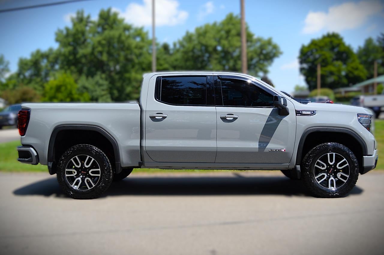 2024 GMC Sierra 1500 AT4 Crew Cab 4WD