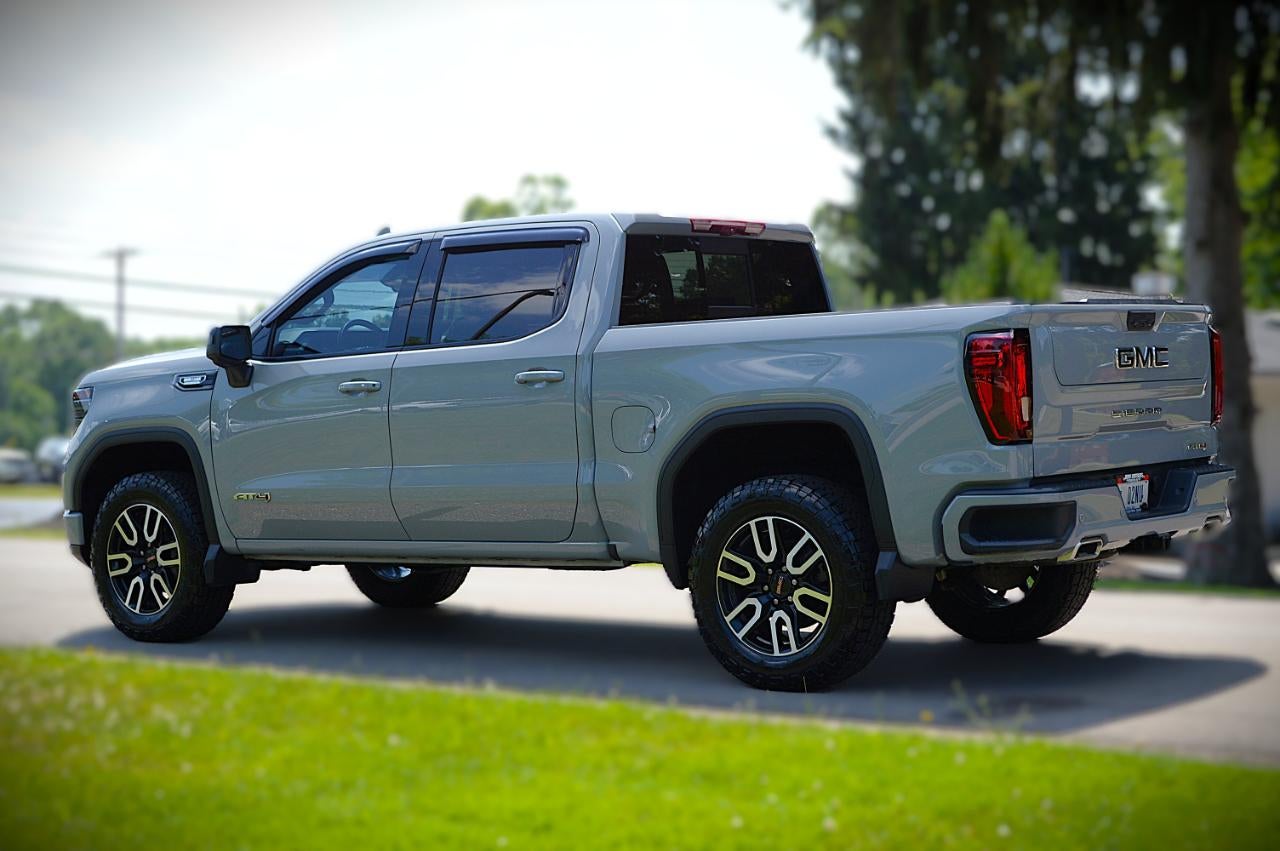 2024 GMC Sierra 1500 AT4 Crew Cab 4WD