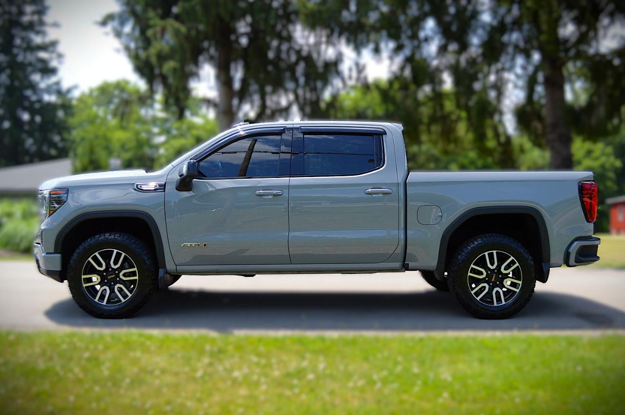 2024 GMC Sierra 1500 AT4 Crew Cab 4WD
