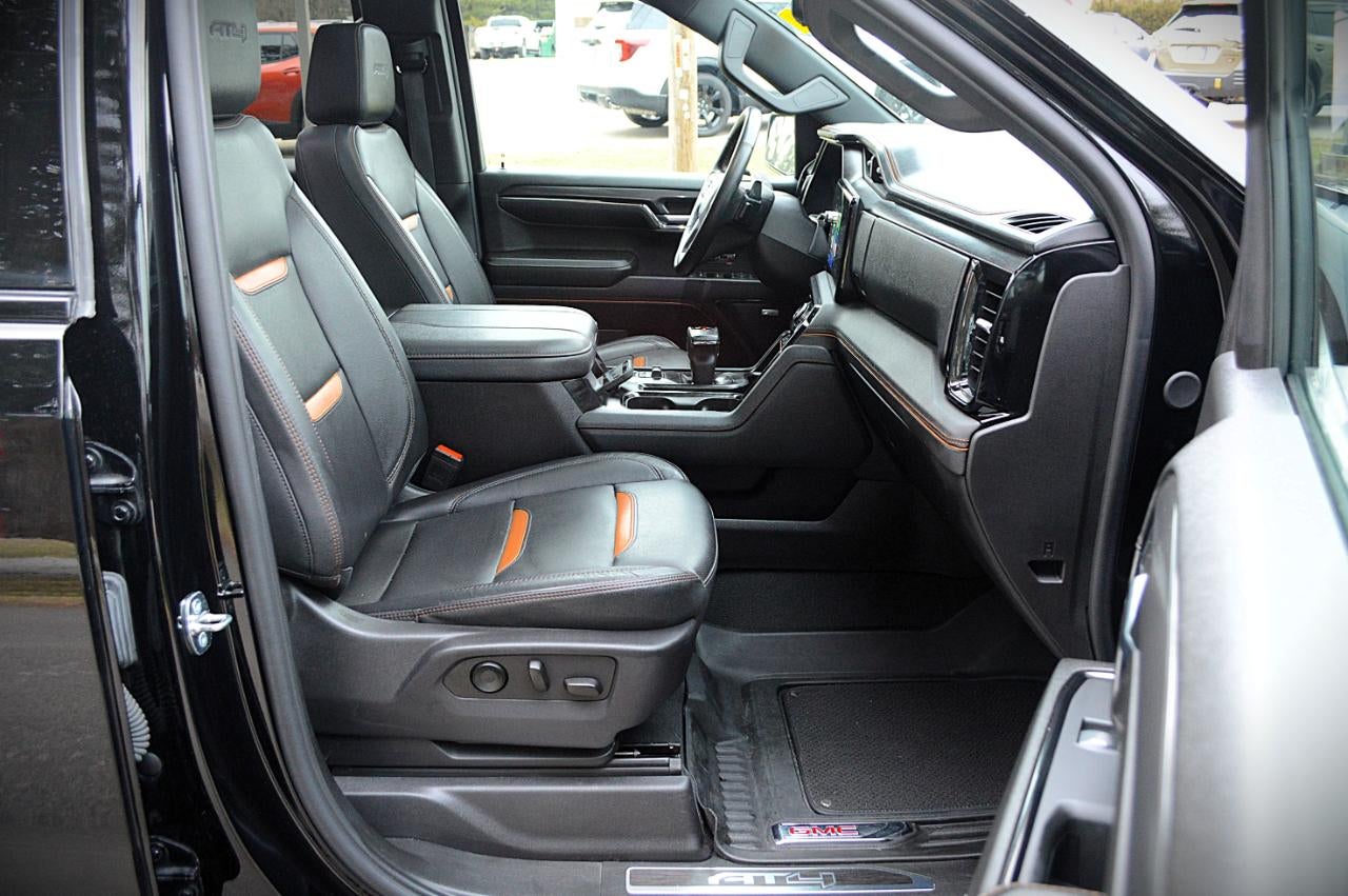 2024 GMC Sierra 1500 AT4 Crew Cab 4WD