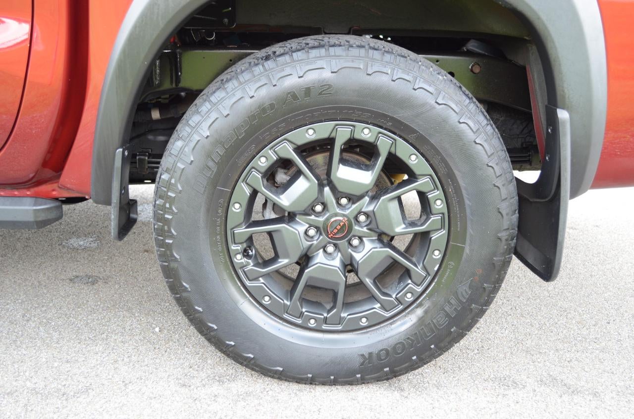 2023 Nissan Frontier PRO-4X Crew Cab 4WD