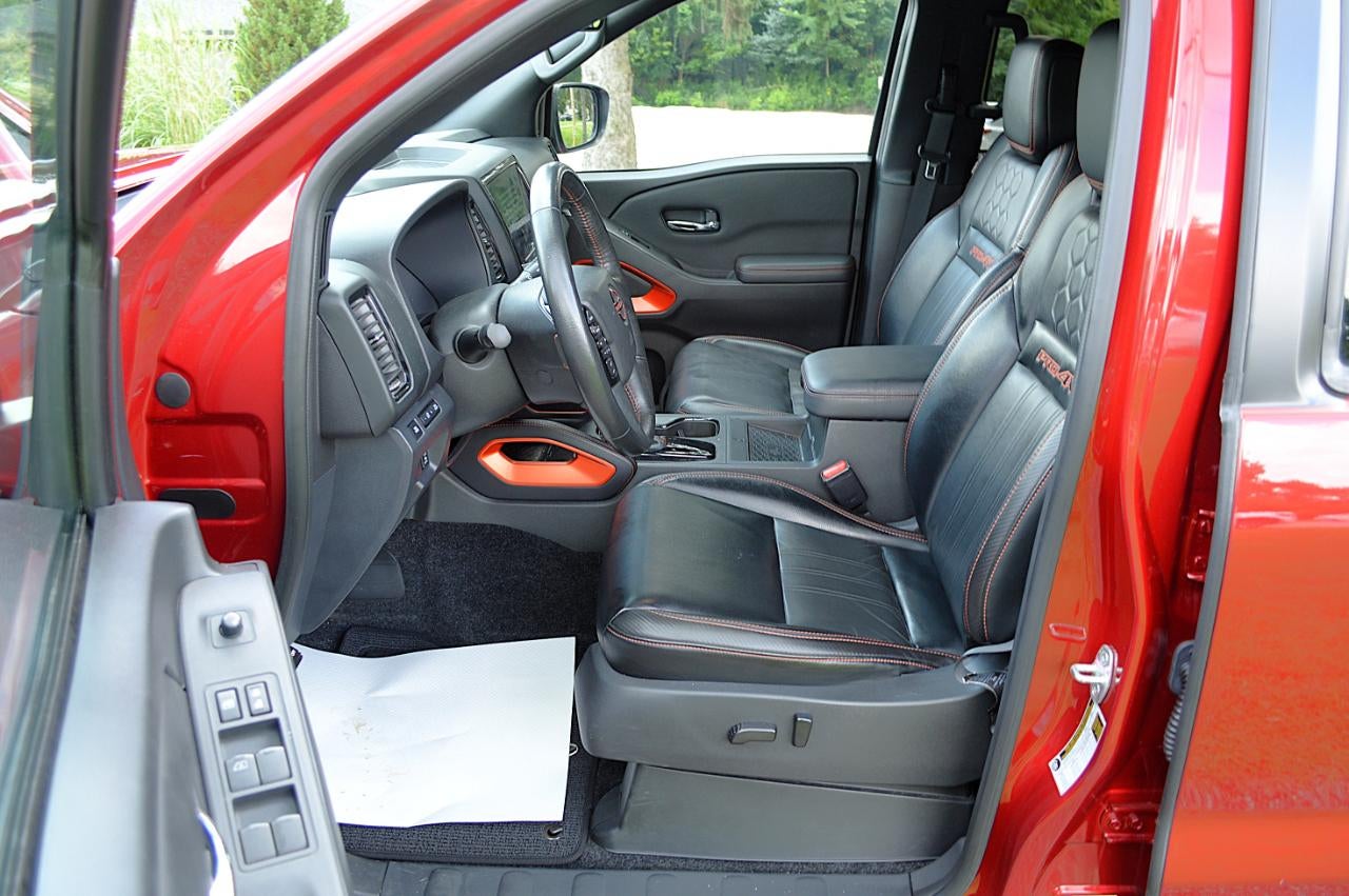 2023 Nissan Frontier PRO-4X Crew Cab 4WD