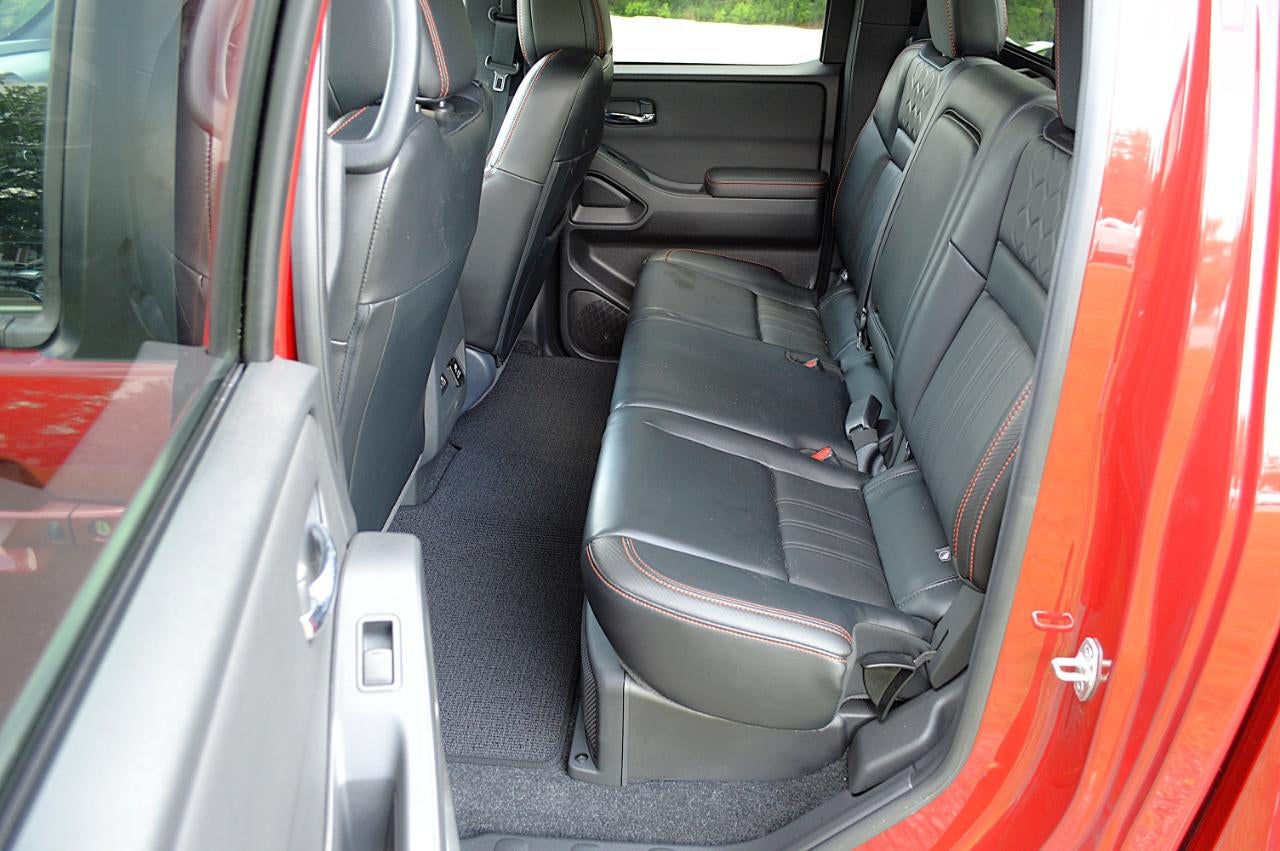 2023 Nissan Frontier PRO-4X Crew Cab 4WD