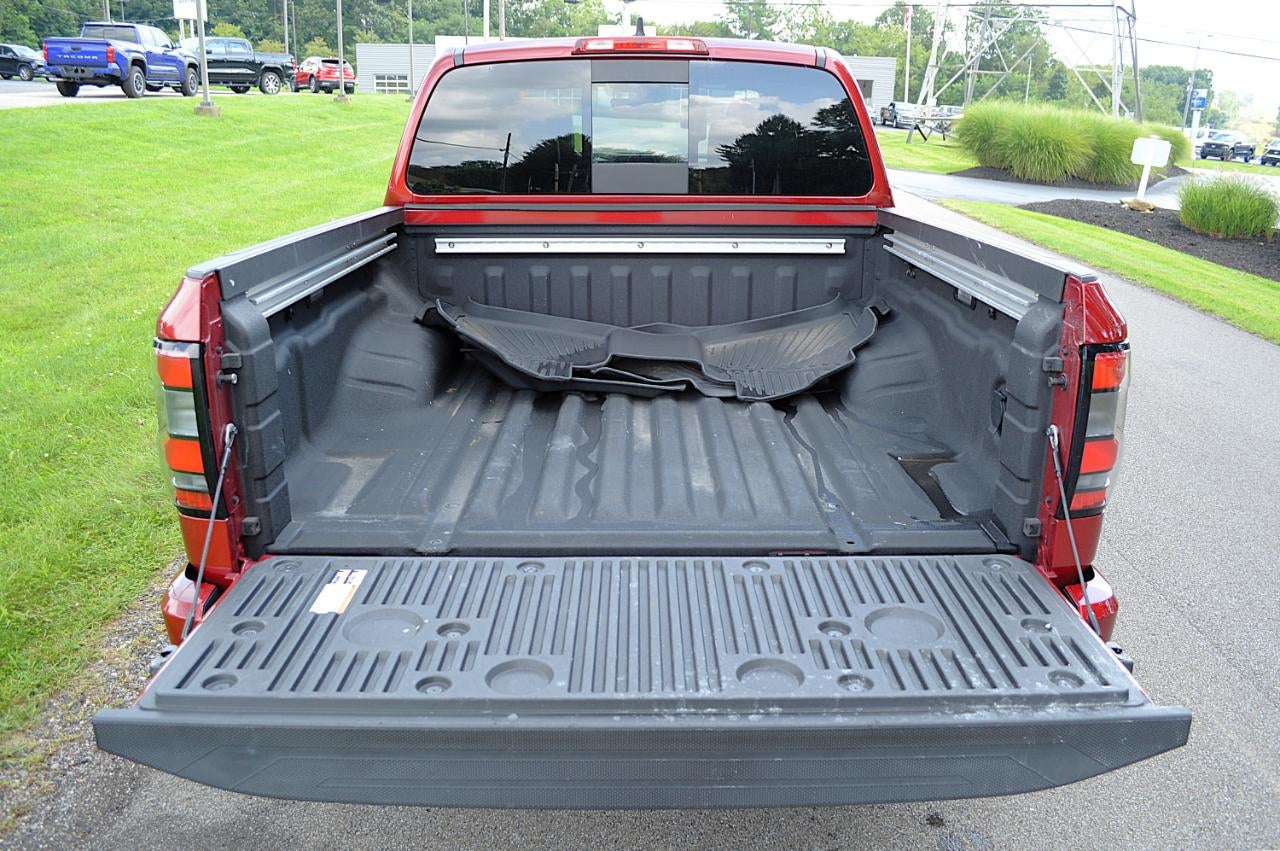 2023 Nissan Frontier PRO-4X Crew Cab 4WD