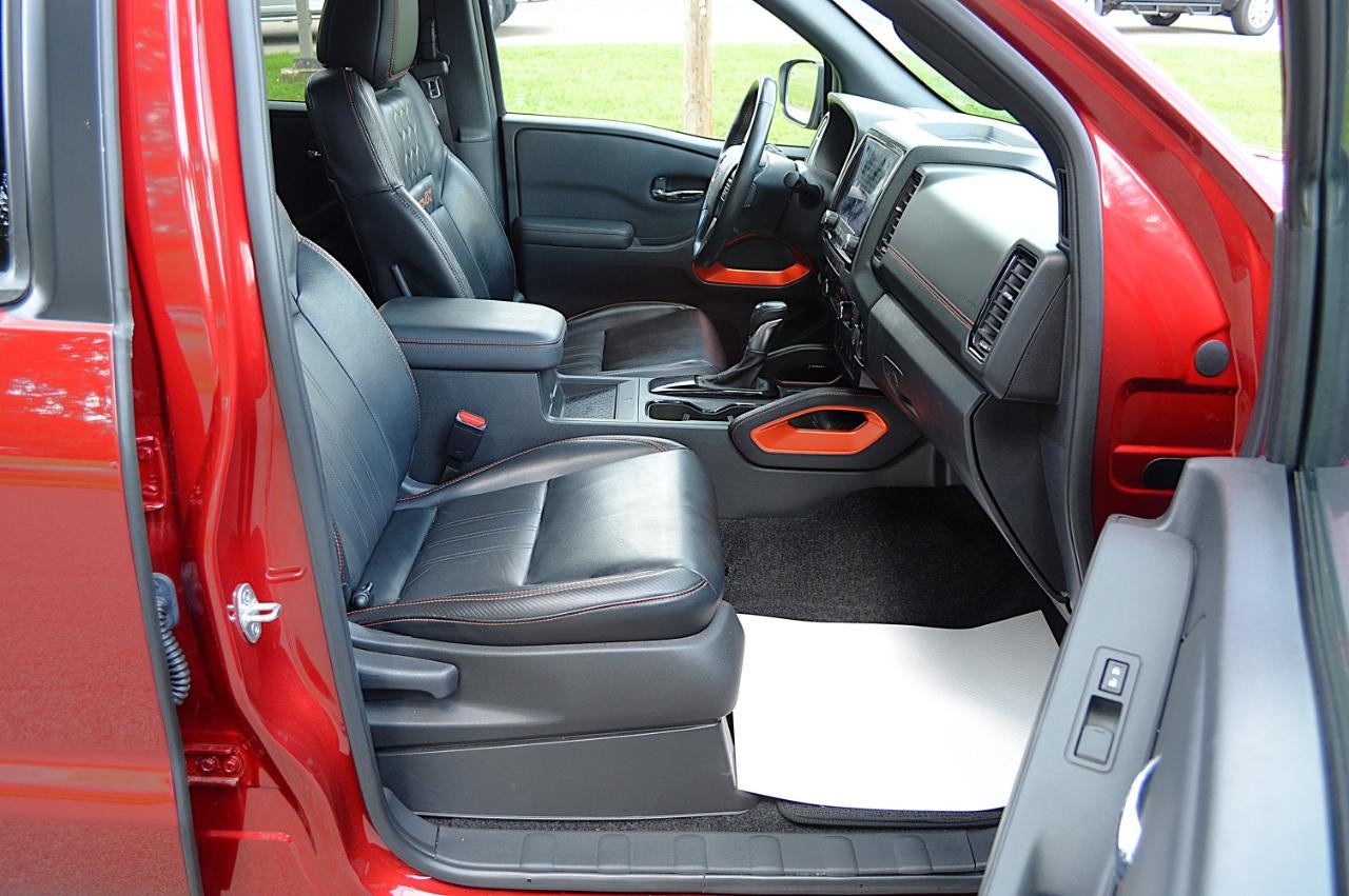 2023 Nissan Frontier PRO-4X Crew Cab 4WD