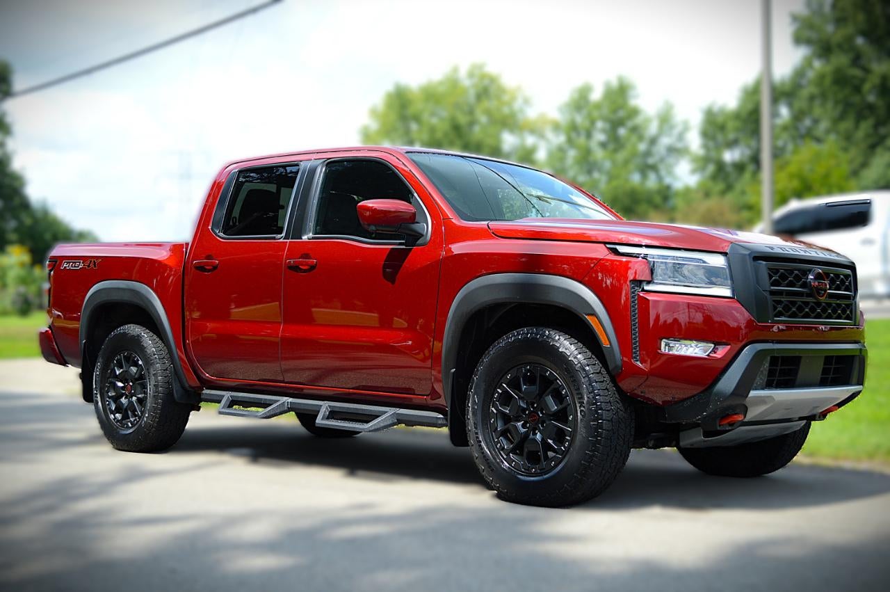 2023 Nissan Frontier PRO-4X Crew Cab 4WD