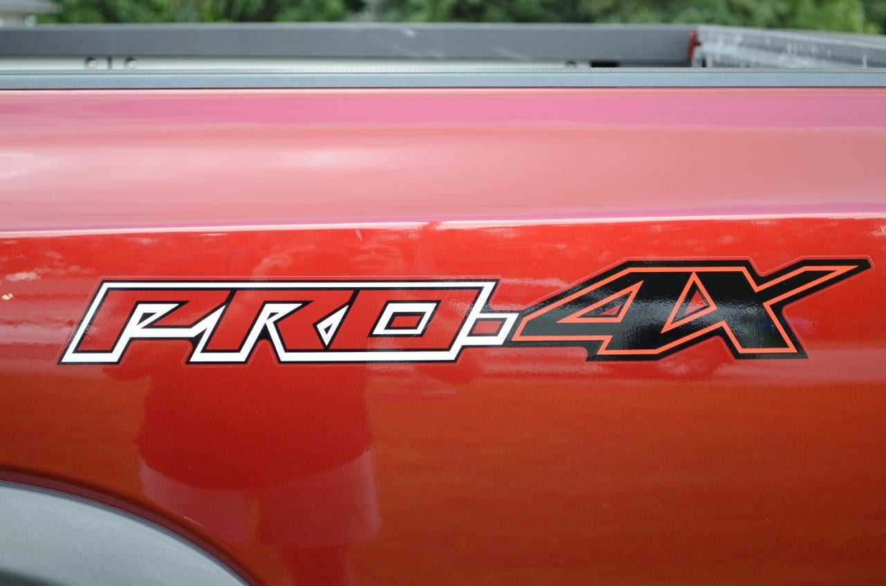 2023 Nissan Frontier PRO-4X Crew Cab 4WD