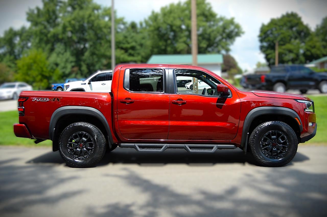 2023 Nissan Frontier PRO-4X Crew Cab 4WD