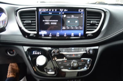 2022 Chrysler Pacifica Touring L AWD