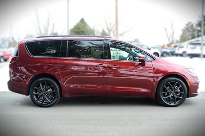 2022 Chrysler Pacifica Touring L AWD