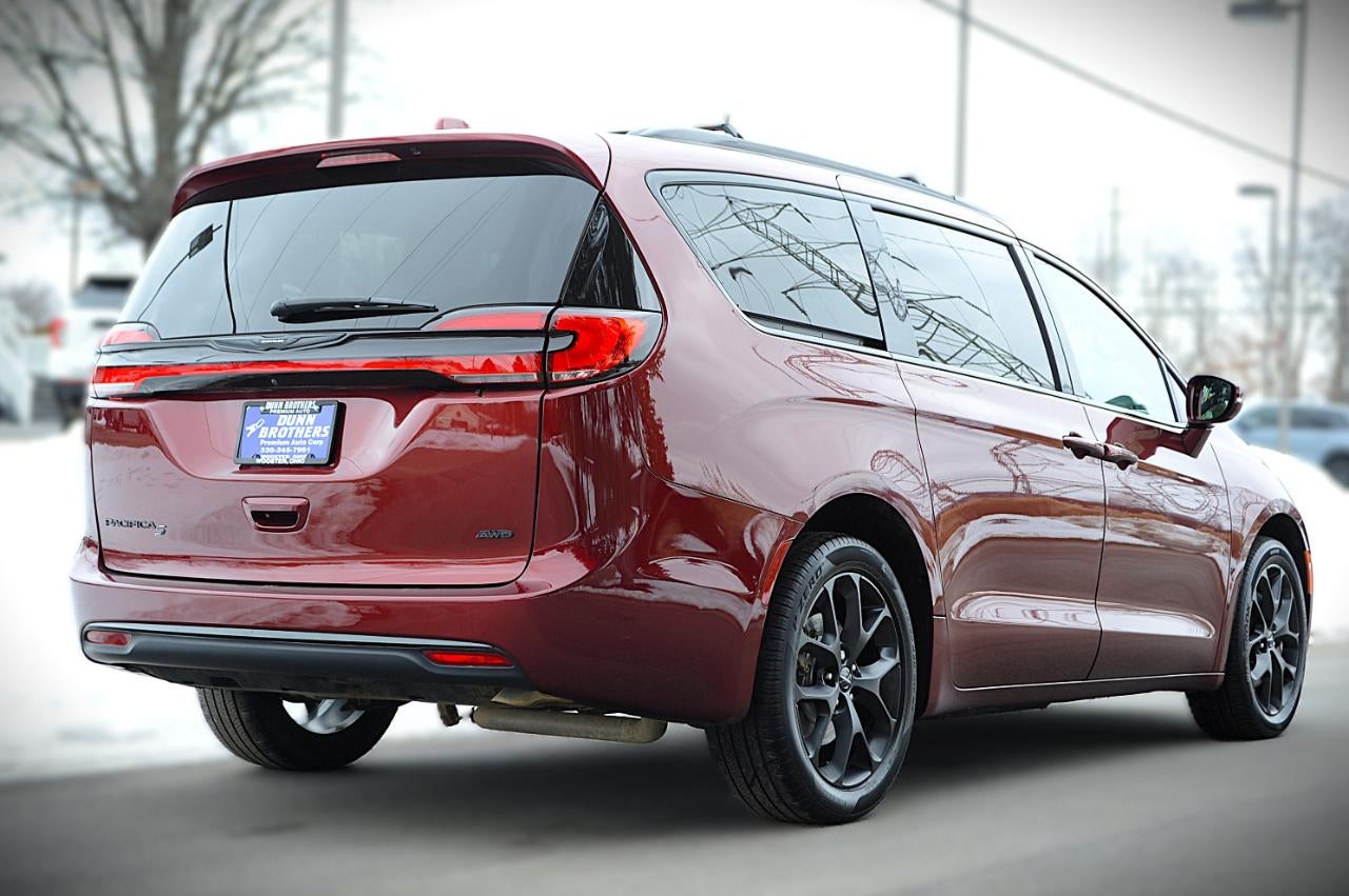 2022 Chrysler Pacifica Touring L AWD