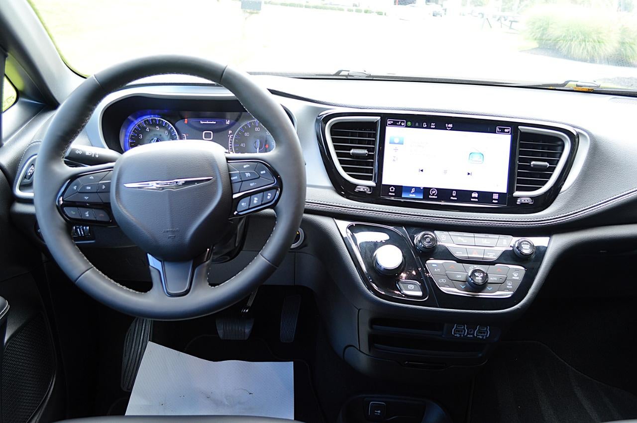 2023 Chrysler Pacifica Touring L AWD