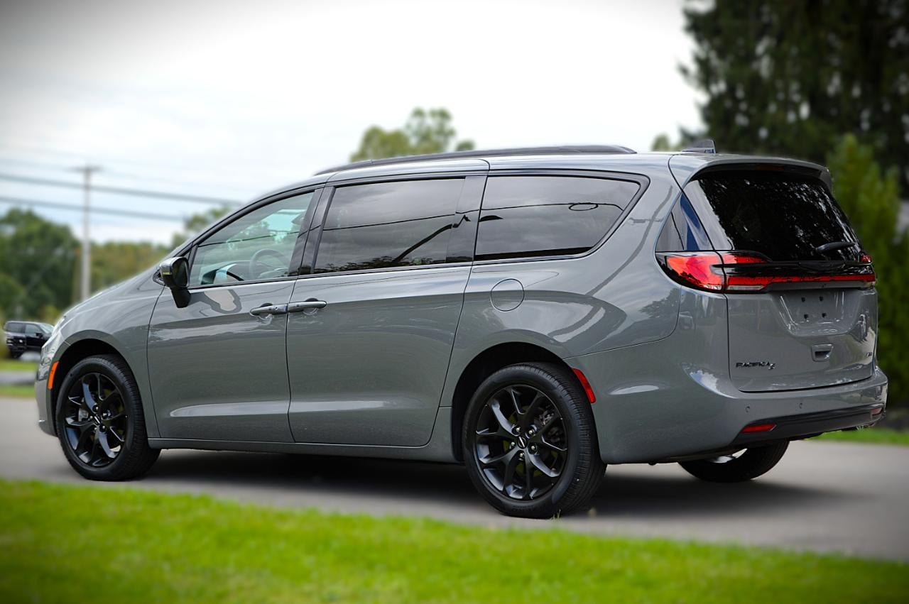 2023 Chrysler Pacifica Touring L AWD