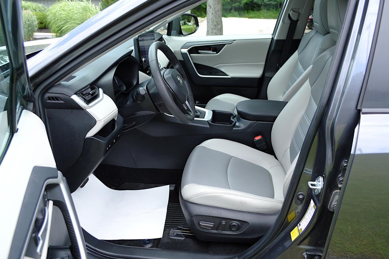 2024 Toyota RAV4 XLE Premium AWD