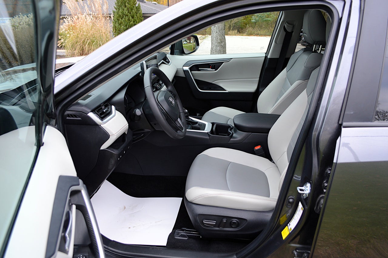 2025 Toyota RAV4 XLE Premium AWD