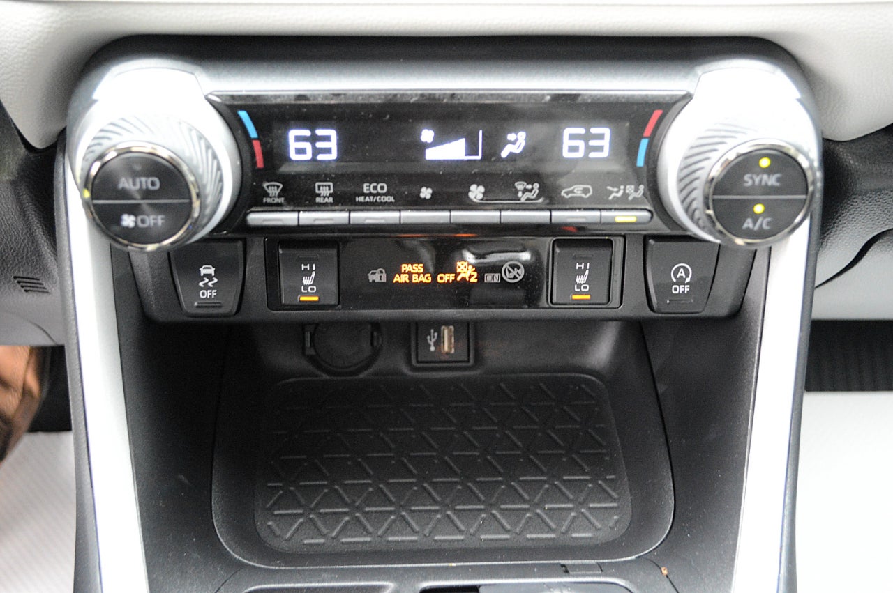 2025 Toyota RAV4 XLE Premium AWD