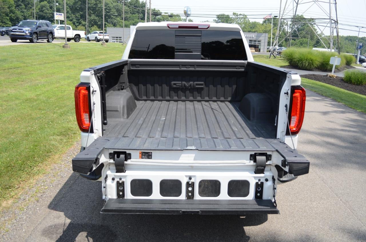 2022 GMC Sierra 1500 SLT Crew Cab 4WD