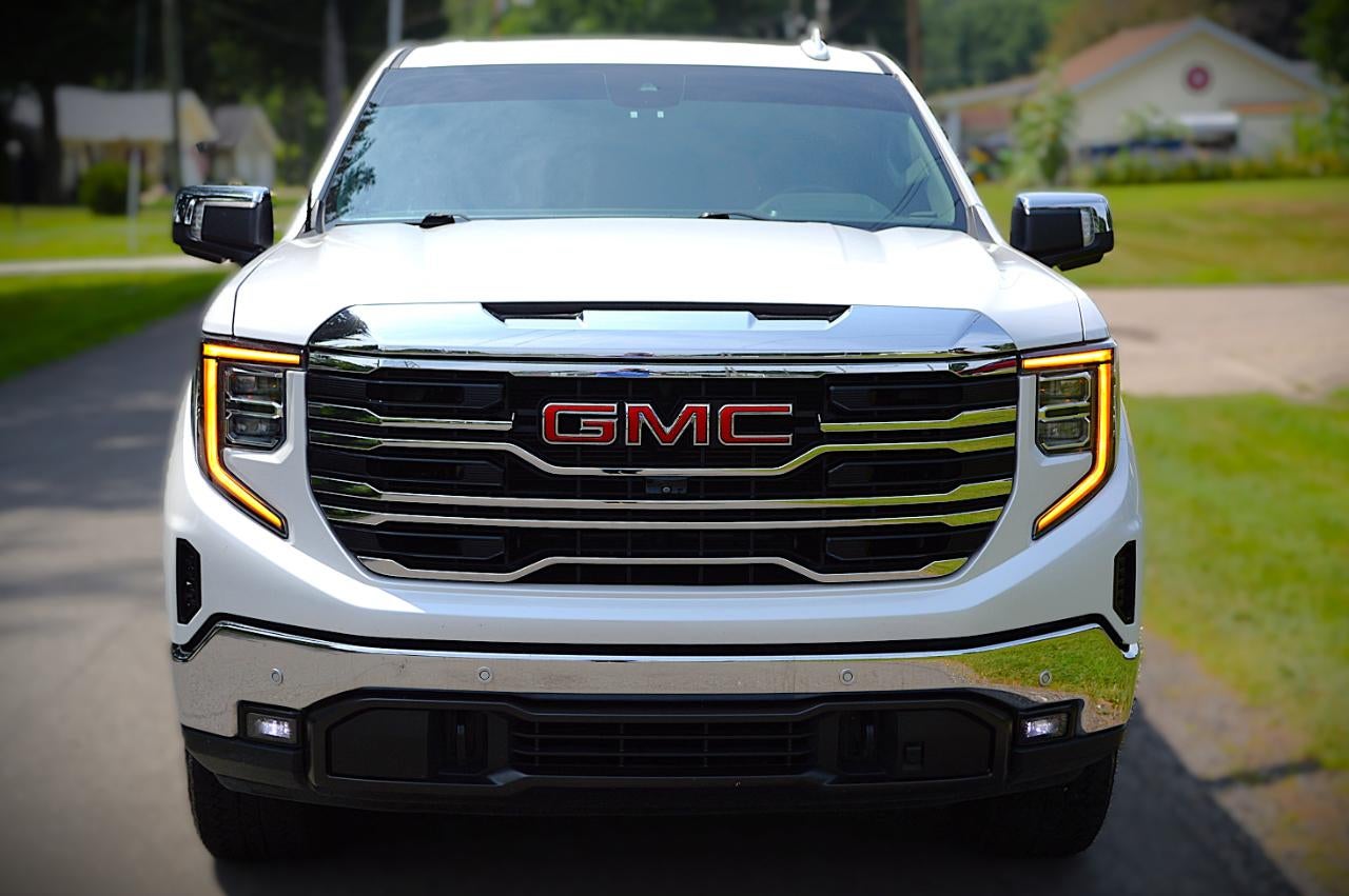 2022 GMC Sierra 1500 SLT Crew Cab 4WD