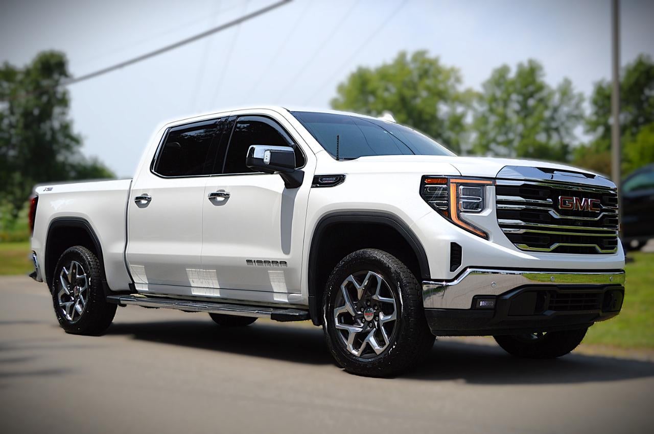 2022 GMC Sierra 1500 SLT Crew Cab 4WD