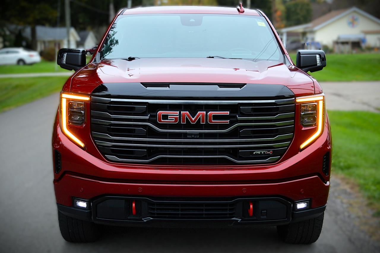2025 GMC Sierra 1500 AT4 Crew Cab 4WD