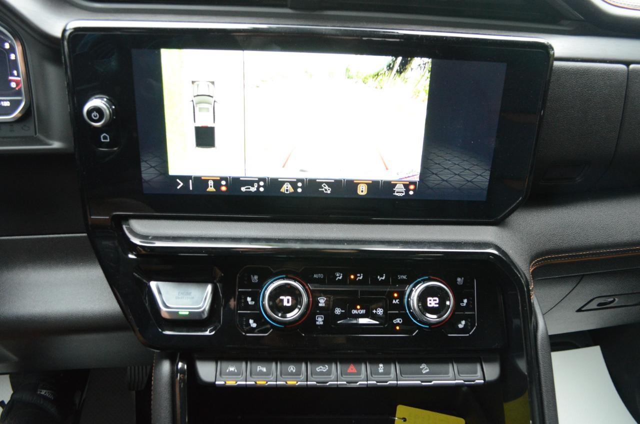 2025 GMC Sierra 1500 AT4 Crew Cab 4WD