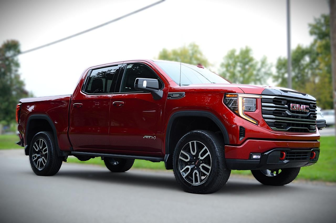 2025 GMC Sierra 1500 AT4 Crew Cab 4WD