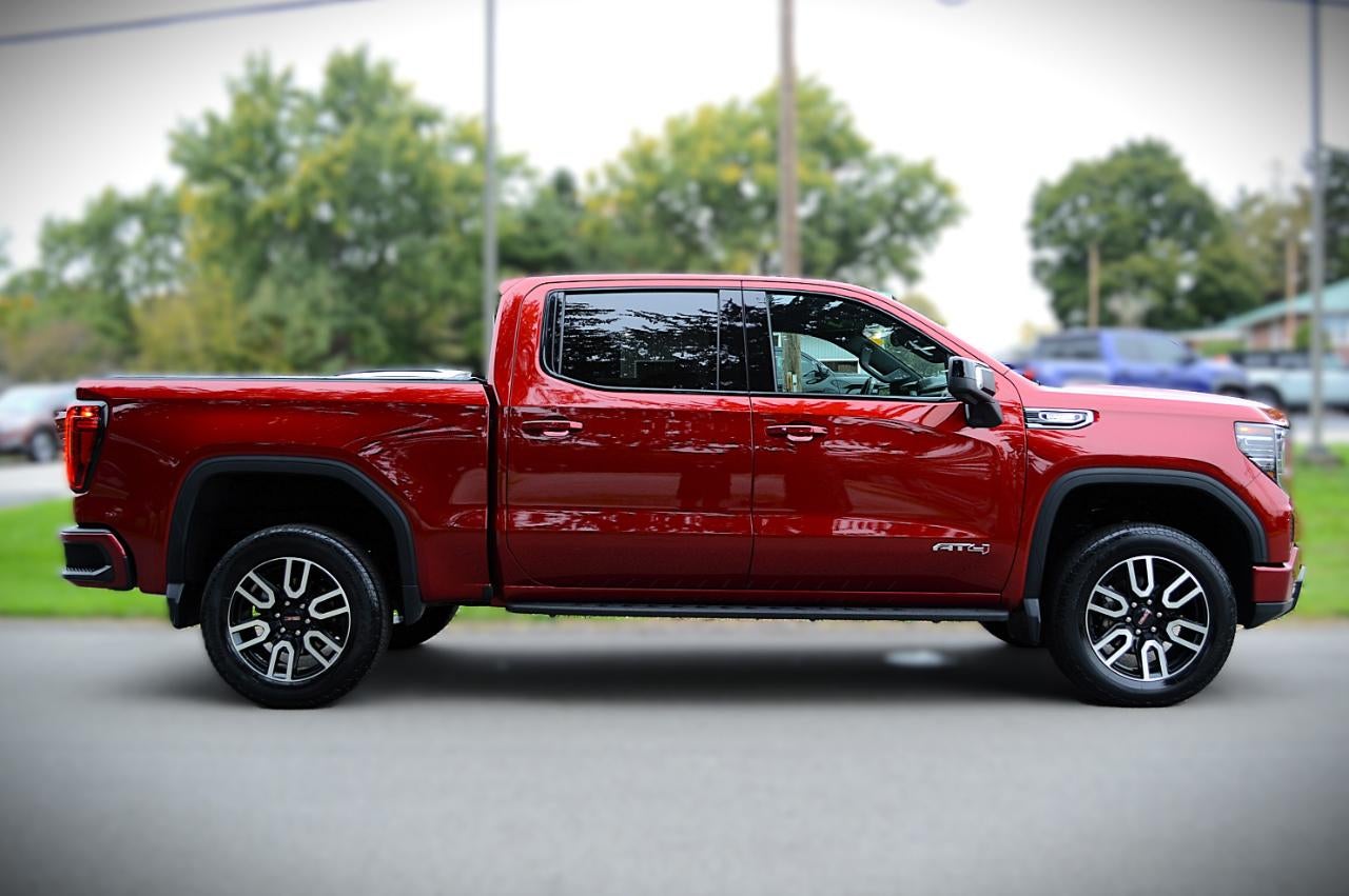 2025 GMC Sierra 1500 AT4 Crew Cab 4WD
