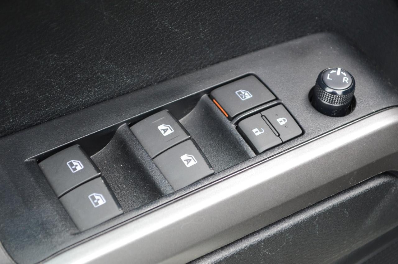 2023 Toyota Tacoma SR5 Double Cab Short Bed V6 6AT 4WD