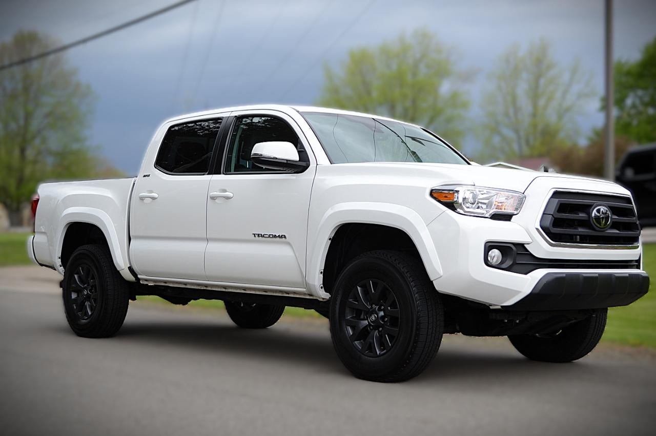 2023 Toyota Tacoma SR5 Double Cab Short Bed V6 6AT 4WD