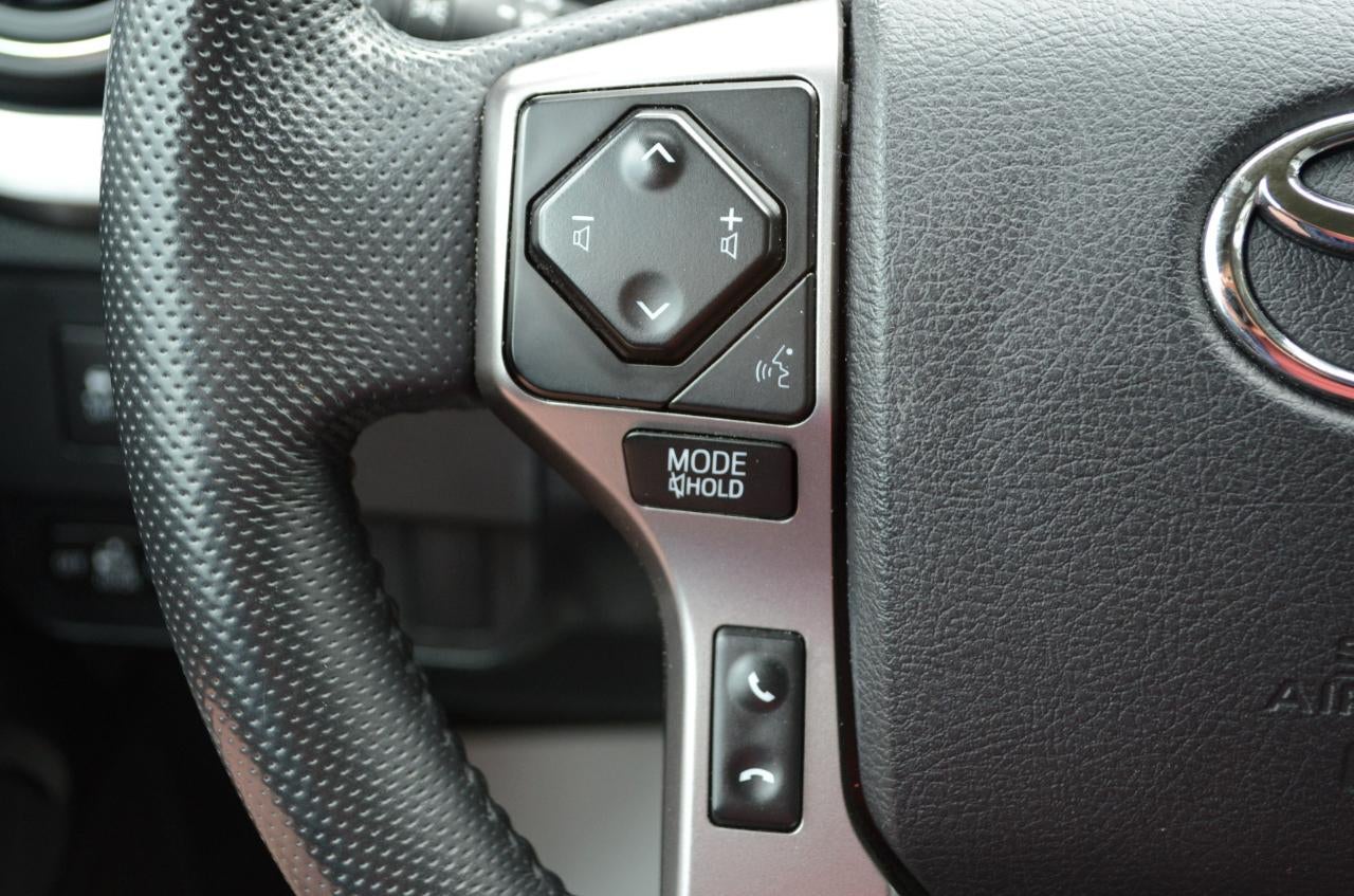 2023 Toyota Tacoma SR5 Double Cab Short Bed V6 6AT 4WD