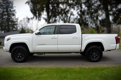 2023 Toyota Tacoma SR5 Double Cab Short Bed V6 6AT 4WD