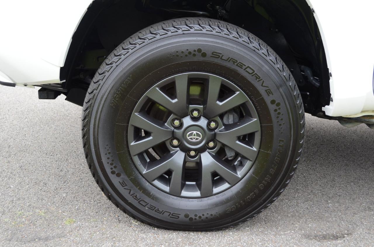 2023 Toyota Tacoma SR5 Double Cab Short Bed V6 6AT 4WD