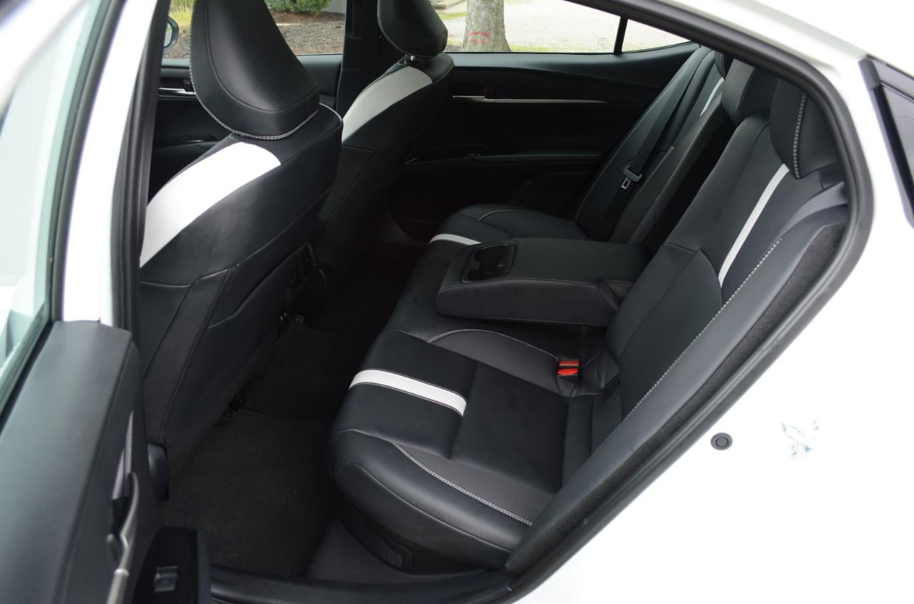 2025 Toyota Camry Hybrid SE