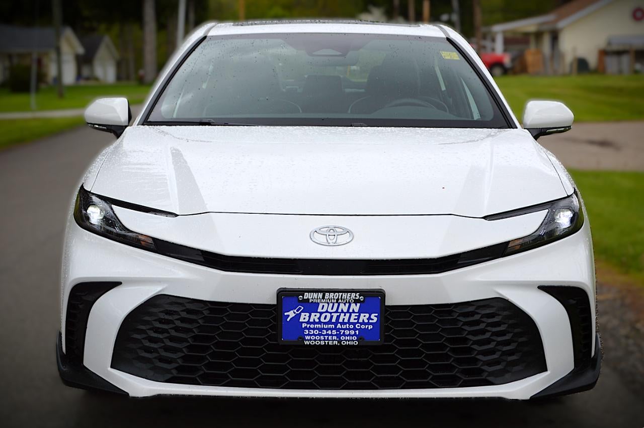 2025 Toyota Camry Hybrid SE