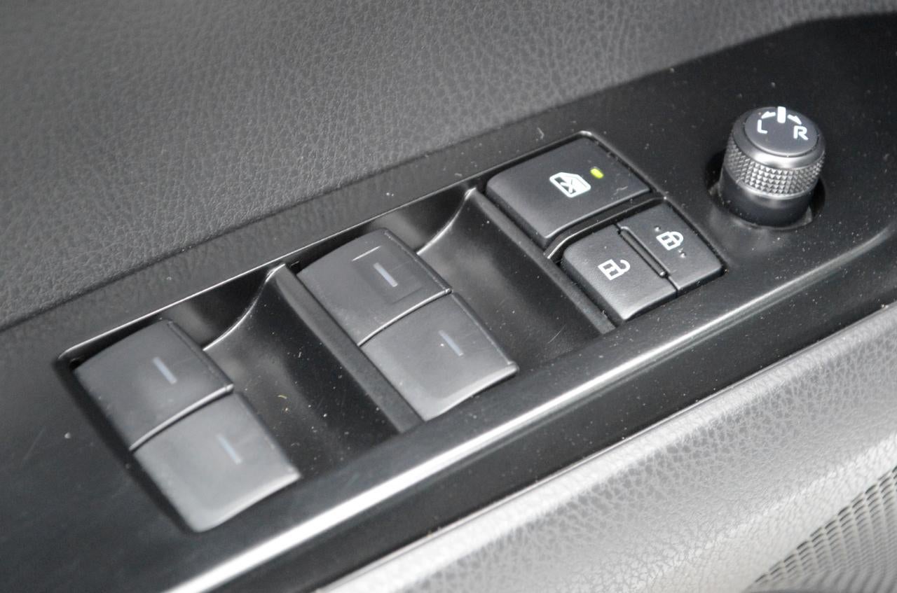 2025 Toyota Camry Hybrid SE