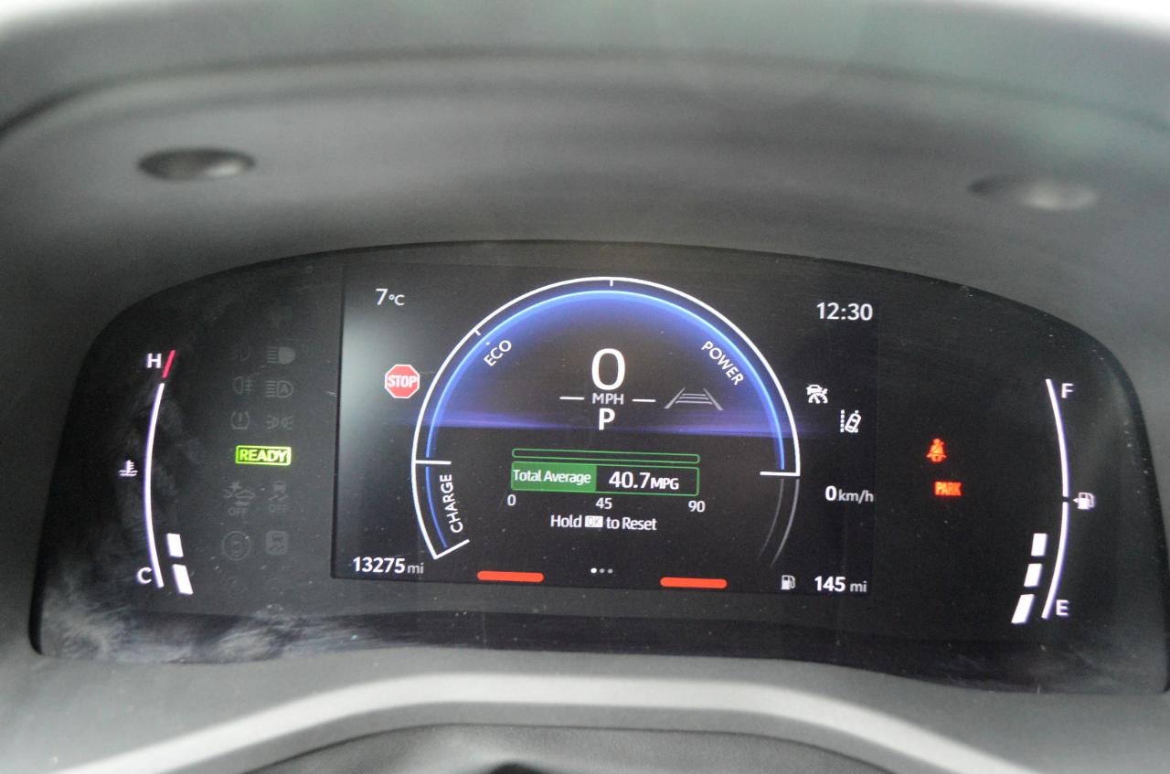 2025 Toyota Camry Hybrid SE