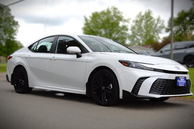 2025 Toyota Camry Hybrid SE