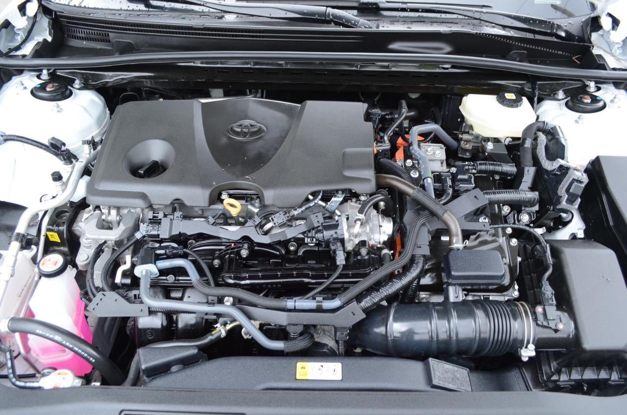 2025 Toyota Camry Hybrid SE