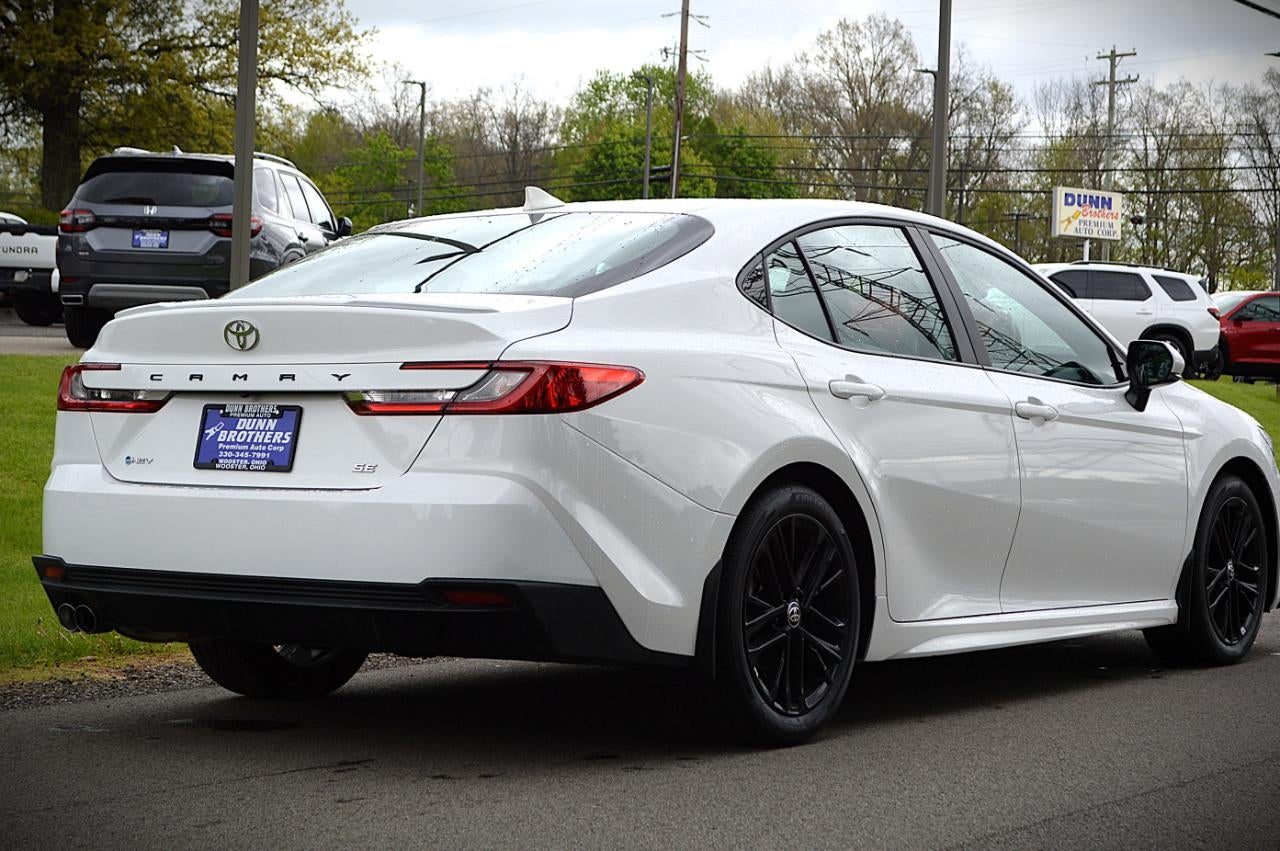 2025 Toyota Camry Hybrid SE