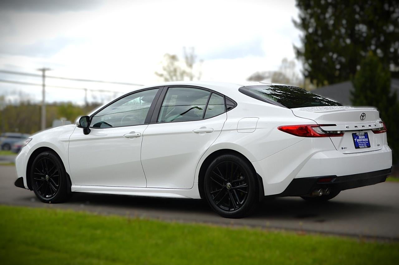 2025 Toyota Camry Hybrid SE