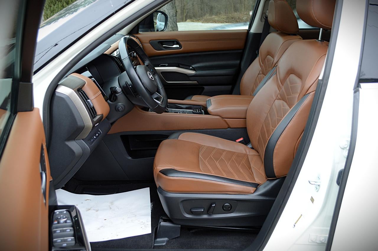 2023 Nissan Pathfinder Platinum 4WD