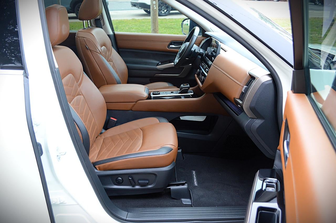 2023 Nissan Pathfinder Platinum 4WD