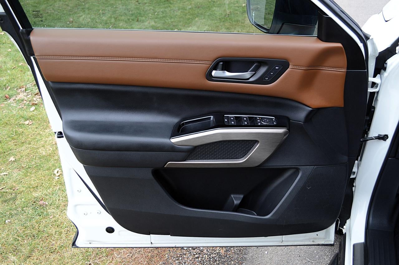 2023 Nissan Pathfinder Platinum 4WD